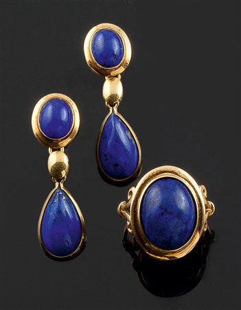 DEMI-PARURE Demi-parure composta da coppia di orecchini ed anello in oro...