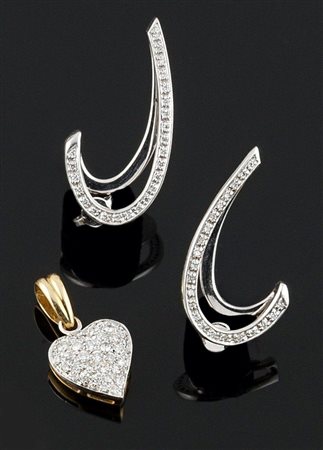 LOTTO DI DUE GIOIELLI Lotto composto da due gioielli: una coppia di orecchini...