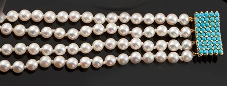 BRACCIALE Bracciale composto da quattro fili di perle giapponesi dal diam di...
