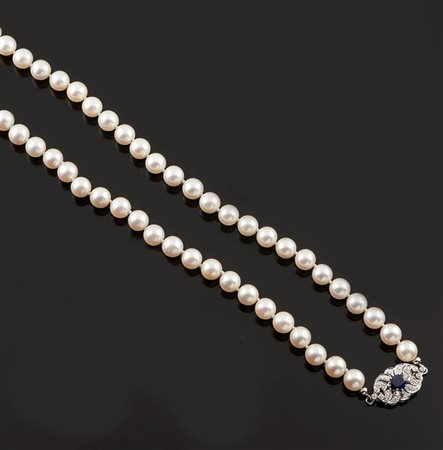 COLLANA DI PERLE Collana di perle giapponesi dal diam di mm 7,0 a mm 7,3,...