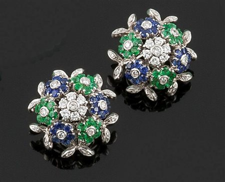 COPPIA DI ORECCHINI Coppia di orecchini in oro bianco, a forma di cespuglio...