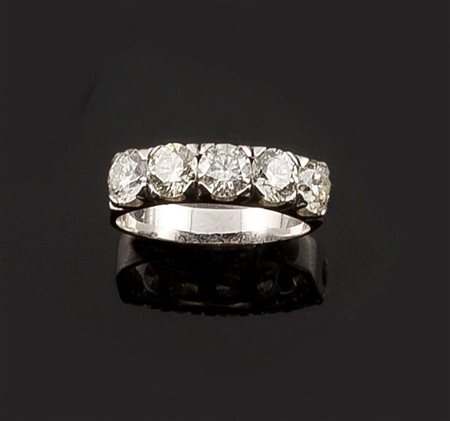 ANELLO Fedina in oro bianco con cinque diamanti taglio brillante per...