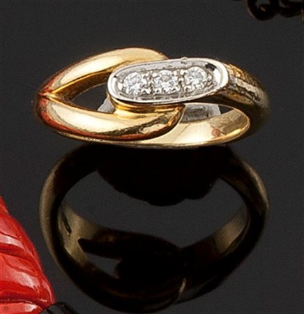 POMELLATO Anello in oro giallo firmato "Pomellato", sommità ad intreccio con...