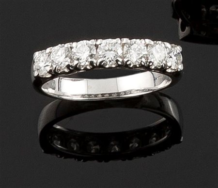 ANELLO Fedina in oro bianco con sette diamanti taglio brillante per...