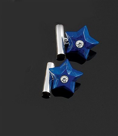 GEMELLI Coppia di gemelli in oro bianco con due lapislazzuli tagliati a...