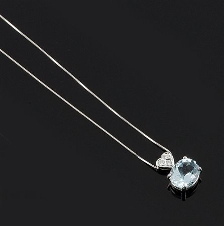 CATENA CON CIONDOLO Catena con ciondolo in oro bianco e acquamarina taglio...