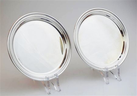 COPPIA DI PIATTI IN ARGENTO 800, GREGGIO diam cm 14 g 138 circa, punzone 800...