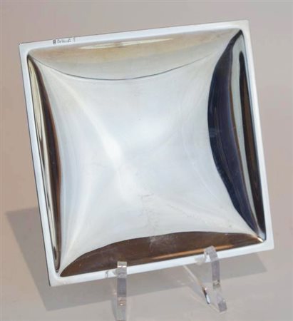 POSACENERE IN ARGENTO 925, DE VECCHI di forma quadrata cm 13x13 g 114 circa,...