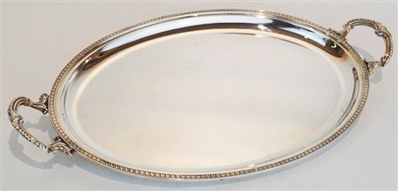 VASSOIO IN ARGENTO 800 di forma ovale con bordo stile impero cm 35x20,5 g 397...