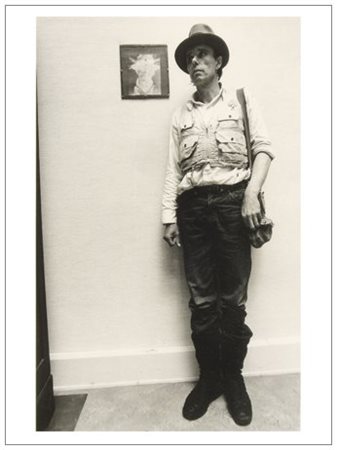 KEN DAMY Brescia 1949 Joseph Beuys 1979 Fotografia 30 x 24. Prov.: Raccolta...