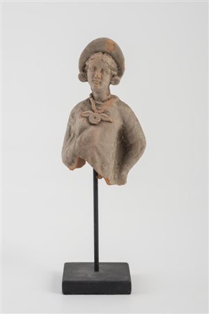 STATUETTA FEMMINILE DATAZIONE: I sec. d. C. MATERIA E TECNICA: argilla...