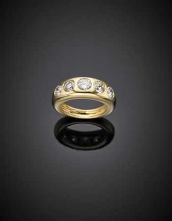 Anello in oro giallo con cinque diamanti rotondi per complessivi ct. 2 circa g