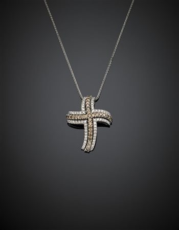 DAMIANI
Catena con pendente a croce in oro bianco e diamanti rotondi brown e in