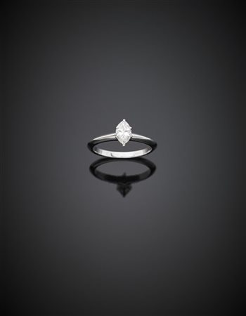 TIFFANY & CO
Anello in platino con diamante marquise di ct. 0,35 circa, g 2,35