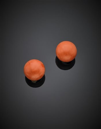 Orecchini in oro giallo e corallo arancione a bottone di mm 16,30 circa, g 14,0