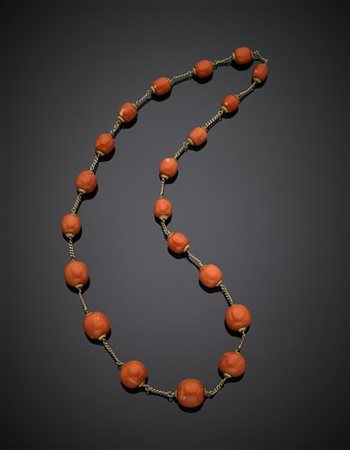 Collana a scalare in boules ovoidali di corallo arancione da mm 9.50 a mm 17.50