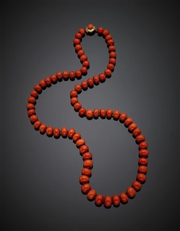 Collana a scalare con boules schiacciate di corallo rosso/arancione leggermente
