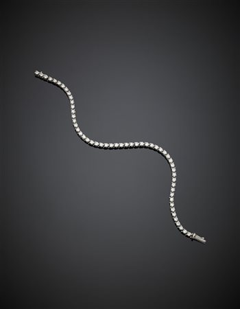 FARAONE
Bracciale tennis in oro bianco con diamanti per complessivi ct. 3,25 ci