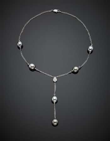 DAMIANI
Collier a doppia catenina con pendente centrale in oro bianco, perle Ta