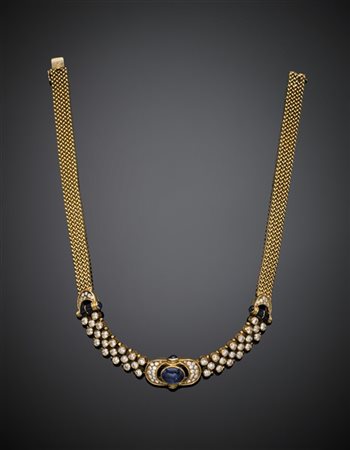 Collier in oro giallo intrecciato rifinito al centro con diamanti per complessi