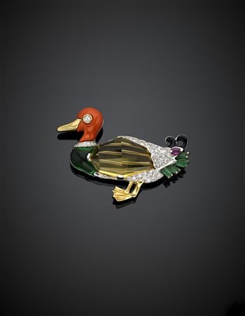 ROBERTO LEGNAZZI
Spilla a guisa di anatra in oro giallo e bianco rifinita con q