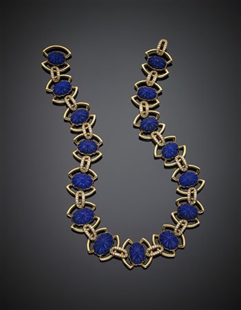 CARLO ILLARIO
Collier modulare in oro giallo con lapislazzuli scolpito e rifini