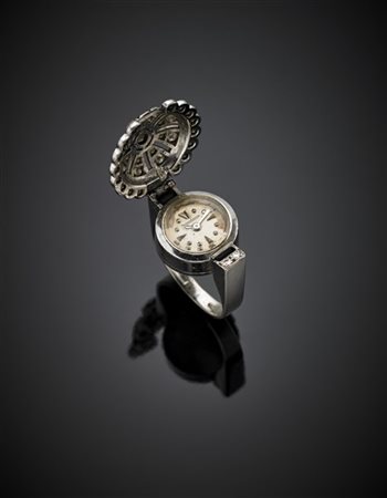 JAEGER LECOULTRE
Orologio anello in oro bianco e diamanti, g 11,47 misura 14/54