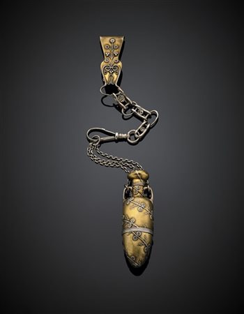 TIFFANY & Co
Anfora porta-profumo e porta sali in argento dorato con chatelaine