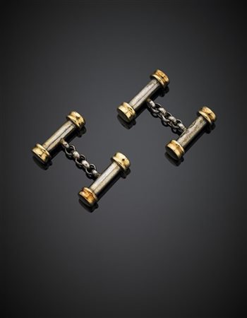 CHIARAVALLI
Gemelli "a baton" in oro giallo e argento, g 11,74. Marcati 60 MI.