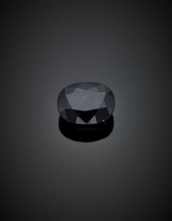 Zaffiro naturale ovale di ct. 12,59. 

Accompagnato da analisi gemmologica GRS