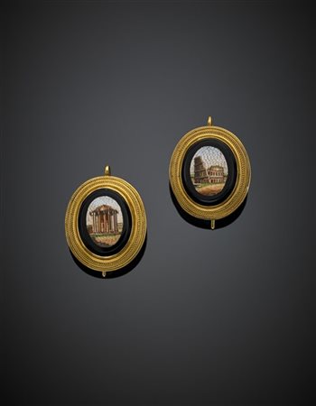 Orecchini pendenti in oro giallo e micromosaici su onice raffiguranti rovine ro