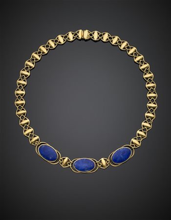 Collana modulare in oro giallo con al centro tre lapislazzuli ovali, g 58,42, l