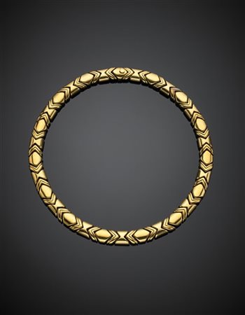 KRIA
Collier modulare snodato in oro giallo, g 80,72, lungh. cm 46 circa. March