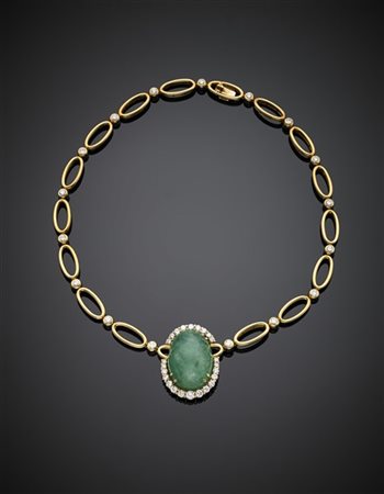 Collier a catena in oro giallo con distanziatori in diamanti, centrale uno smer