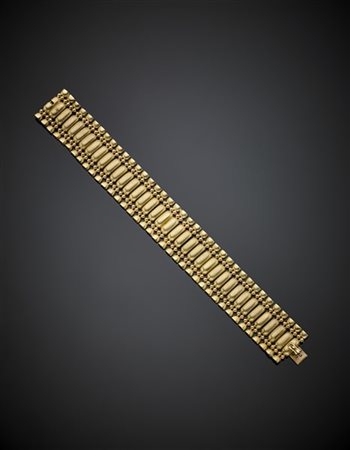 GUIDI ENNIO
Bracciale modulare in oro giallo in parte cesellato, g 56,14, lungh