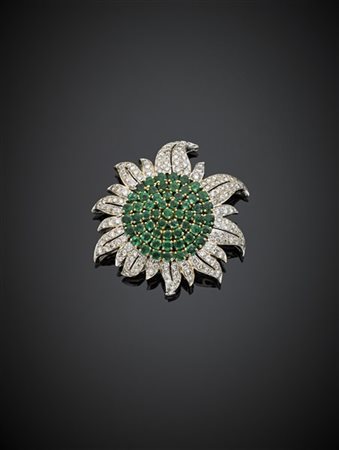 Spilla a guisa di girasole in oro giallo e bianco con diamanti per complessivi