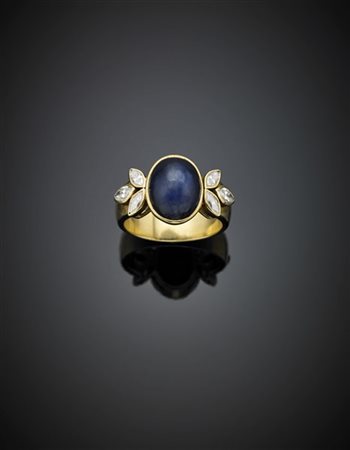 Anello in oro giallo con sei diamanti a navette per complessivi ct. 0,80 circa