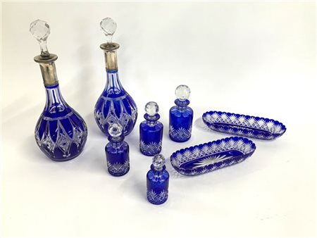 Manifattura di Boemia. Lotto composto da una coppia di bottiglie in cristallo i