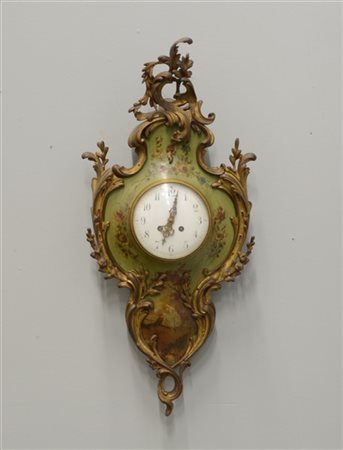 Orologio da muro con quadrante a numeri arabi in legno laccato decorato in poli