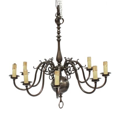 Lampadario in stile olandese a otto bracci in metallo (d cm 80 x h cm 110) (dif