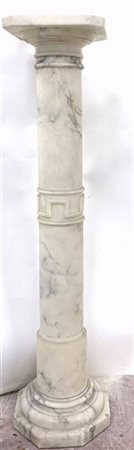 Colonna tornita in marmo bianco (h. cm 106) (difetti)