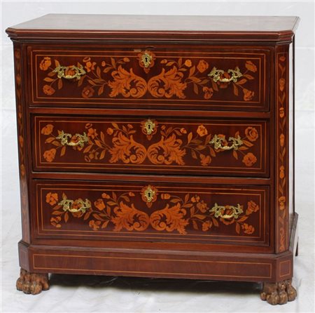 Piccolo comò a tre cassetti in stile olandese decorato con intarsi a motivi flo