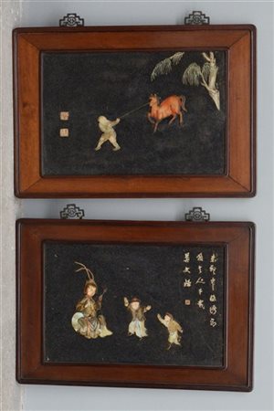 Due pannelli raffiguranti figure, cavallo e iscrizioni (cm 45x68) in cornici (d