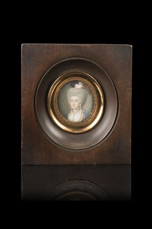 Maestro del secolo XVIII "Ritratto di dama con orecchini di perle" miniatura ov