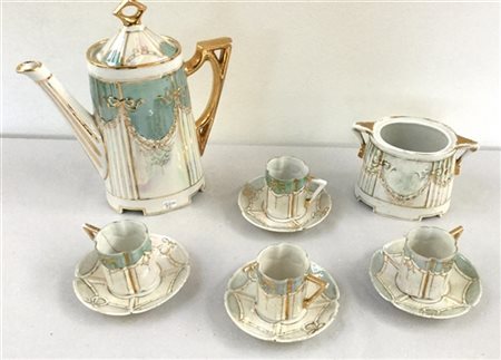 Parte di servizio da caffè "Liberty" in porcellana composto da caffettiera, zuc