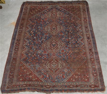 Tappeto Shiraz, Persia, fine secolo XIX.
Decoro con quattro medaglioni romboida