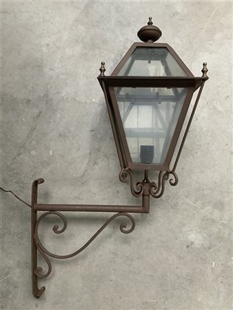 Lanterna da parete con struttura in ferro (lievi difetti)