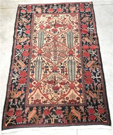 Tappeto Loristan, Persia, secolo XX.
Decoro a giardino con cipressi, albero del