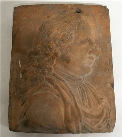 Arte del Sec. XVIII "Testa di gentiluomo" formella in cotto (cm 16 x 20) (difet