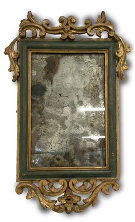 Specchierina in legno intagliato dorato e laccato a volute e fregi. Sec. XVIII